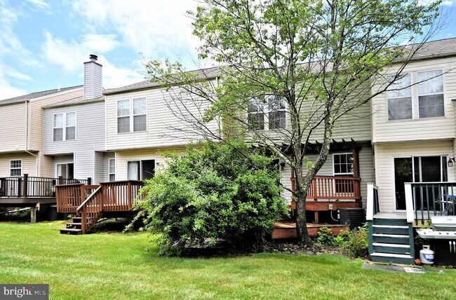 Building Photo - 3435 Westview Dr