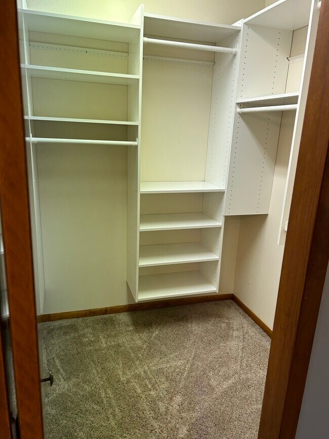 Building Photo - 3516 W Wackerly St