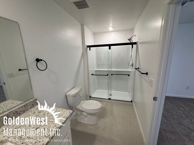 Building Photo - Beautiful 3Bdm 2Ba Home in the Community of Vail