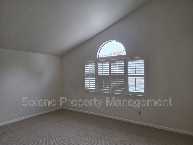 Building Photo - 1204 Shell Ct