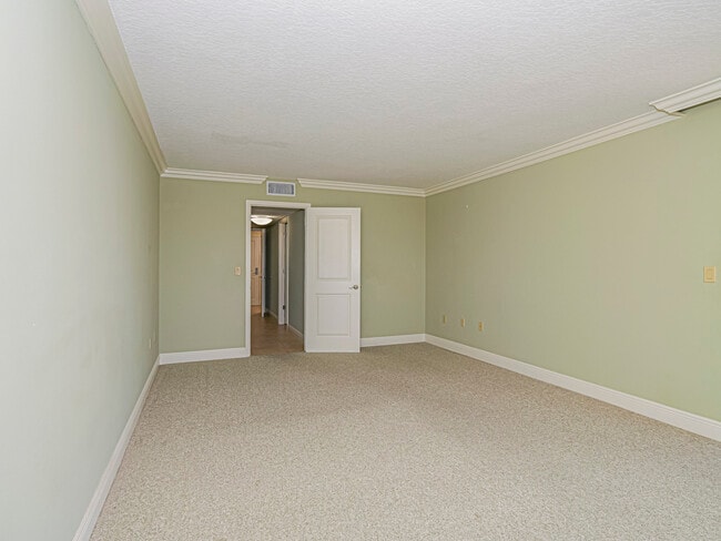 Building Photo - 4600 Jimmy Buffett Mem Hwy