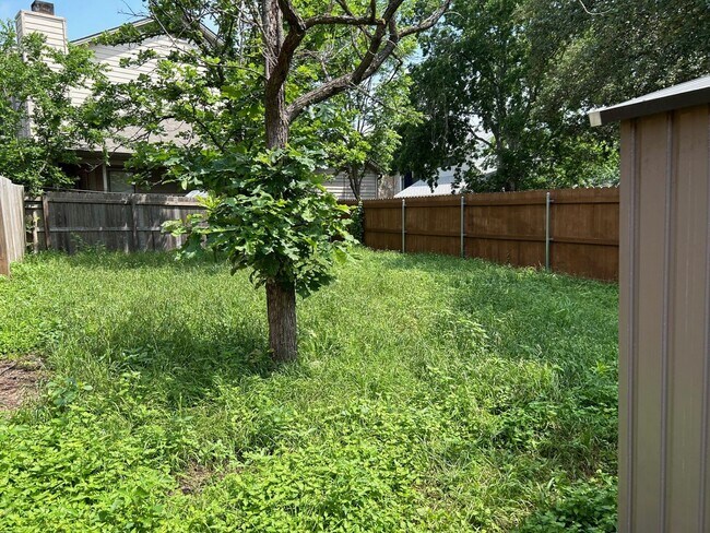 Building Photo - 8710 Weiser Dr