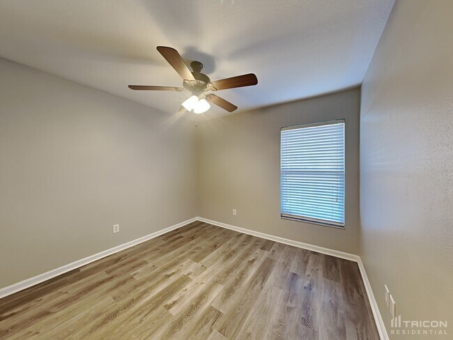 Building Photo - 10434 Soaring Eagle Dr