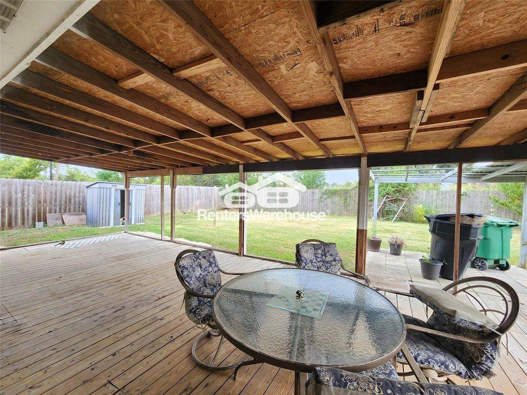 Building Photo - 8327 Bird Run Dr