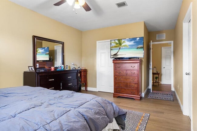 Building Photo - 6570 NW 24th Ct