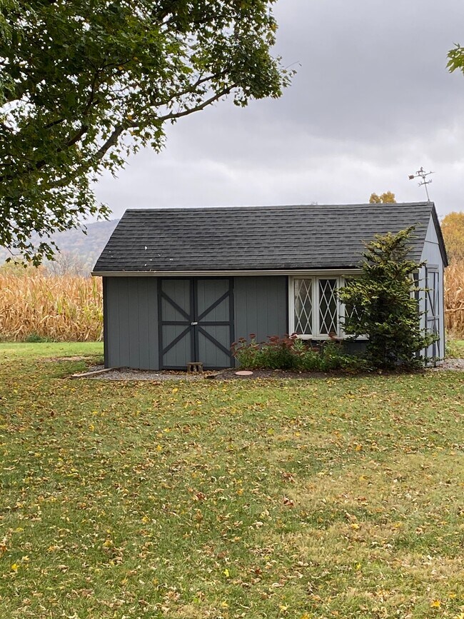 Building Photo - 5526 PA-25