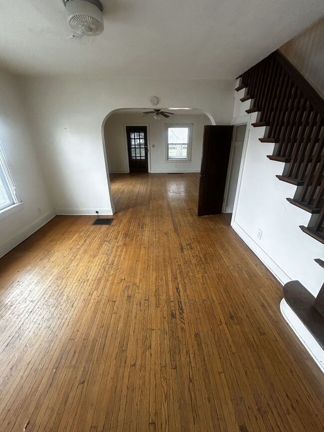 Building Photo - Washington Street Duplex