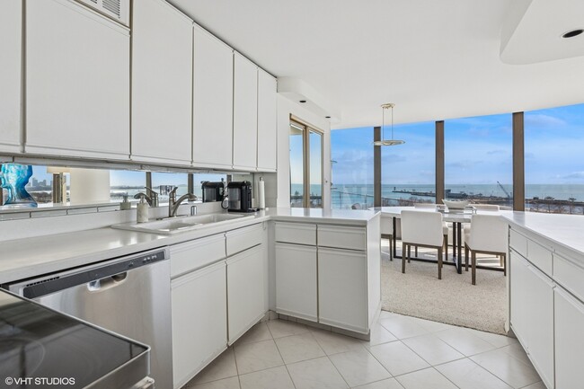 Building Photo - 505 N Lake Shore Dr