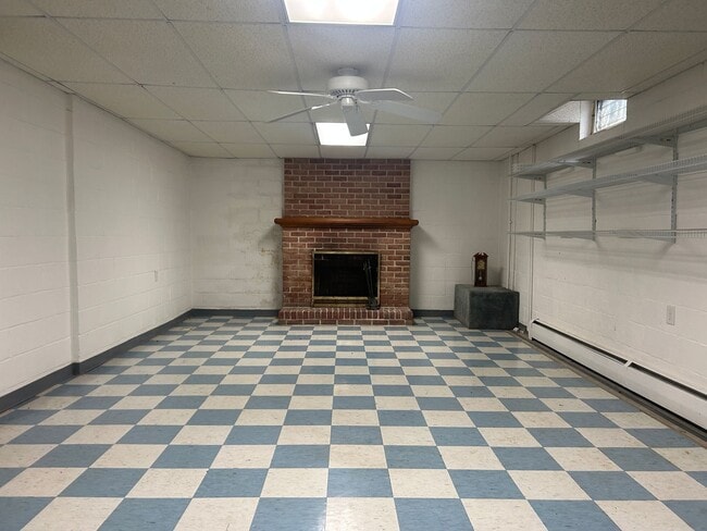 Building Photo - 1300 Chapel Dr