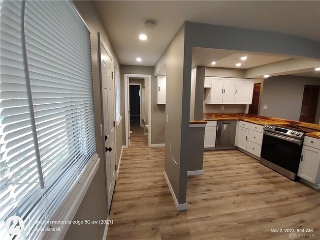 Building Photo - 5206 Powell Rd