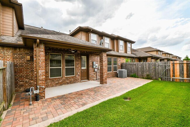 Building Photo - 24210 Madrid Hill Ln