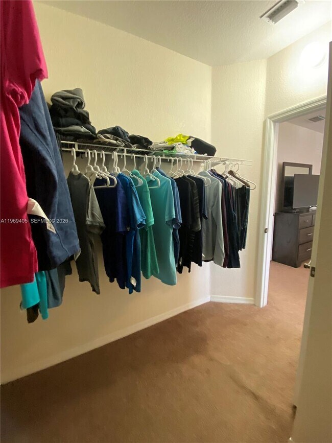 Building Photo - 1978 SE 23rd Terrace