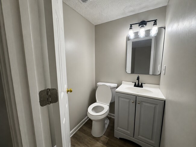 Building Photo - 2704 Greystone Pl