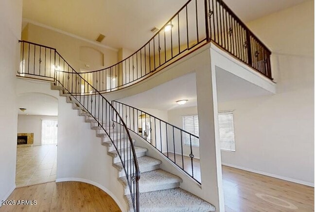 Building Photo - 823 W Iris Dr