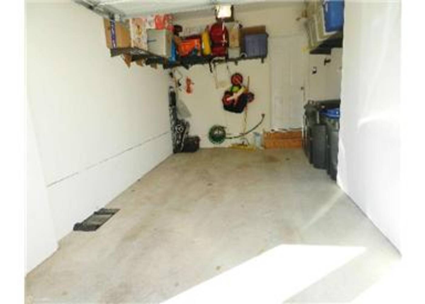 Garage - 42519 Highgate Ter