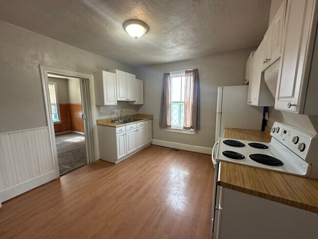 Kitchen - 202 E Buffalo St