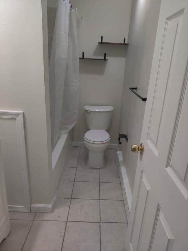 Building Photo - 6133 Elmwood Ave