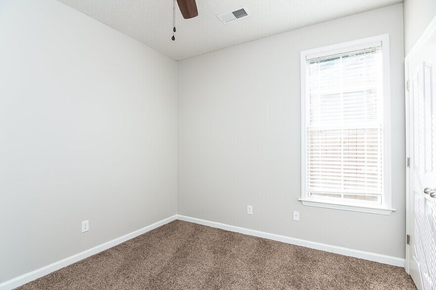 Building Photo - 4898 Indian Walk Ln