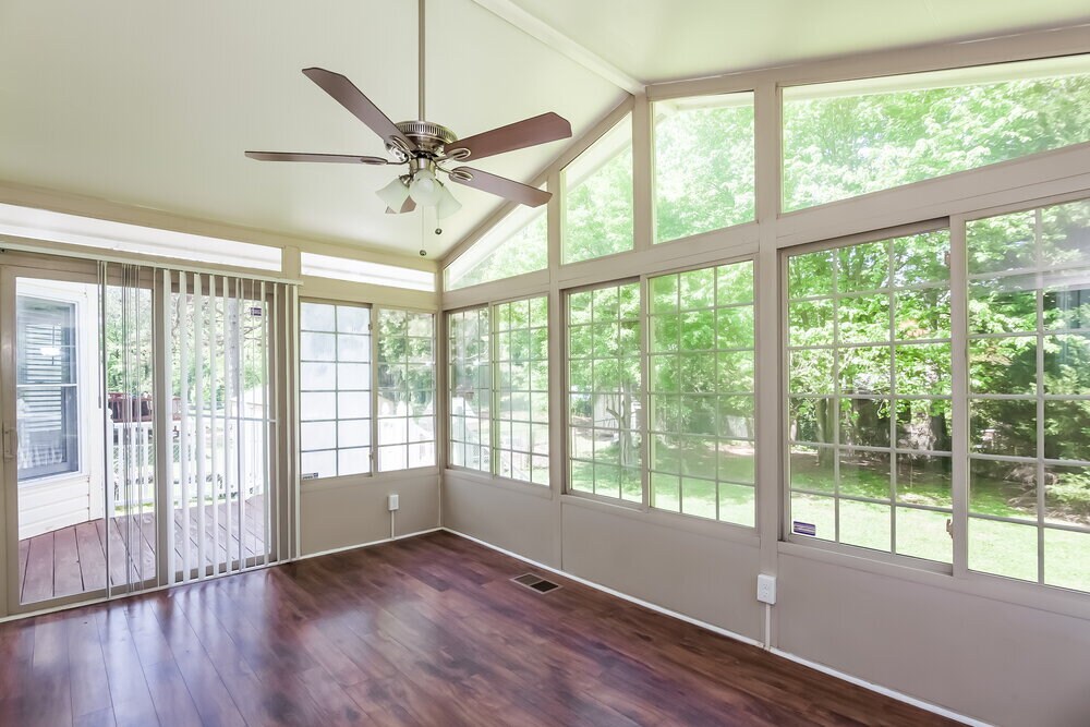 Building Photo - 6335 Teaneck Pl