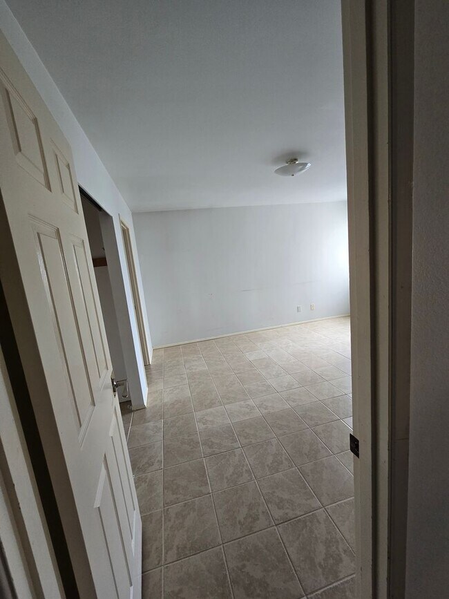 Building Photo - Condo in Blaine for Rent