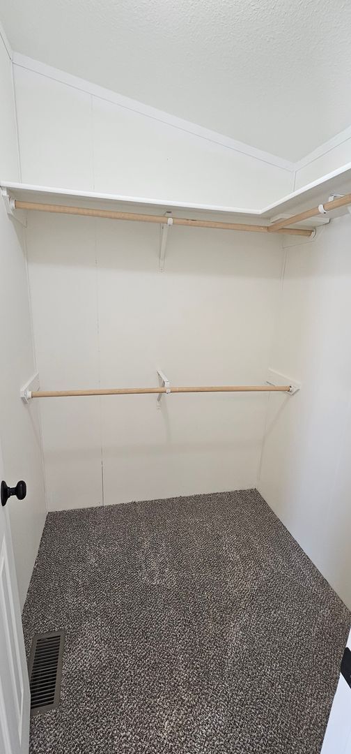 Building Photo - Fully Renovated 3Bd/2Ba Home in River Rock Fenced Yard Pet Friendly