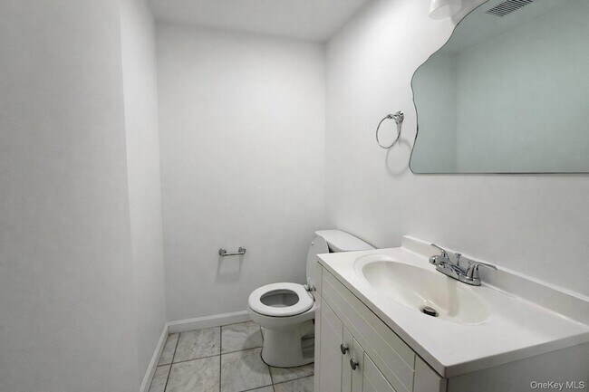 Building Photo - 24 Bennett St