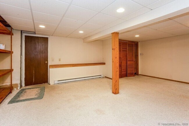 Building Photo - 150 Long Hill Dr