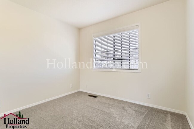 Building Photo - 16050 SW Old Oak Dr