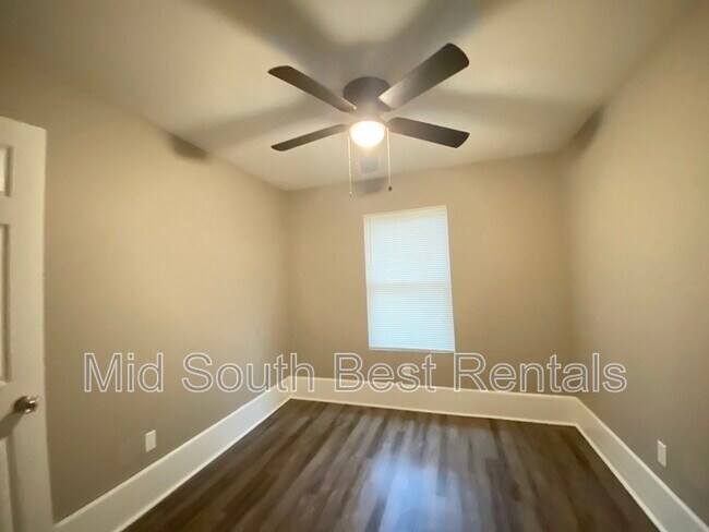 Building Photo - 324 Clint Rd