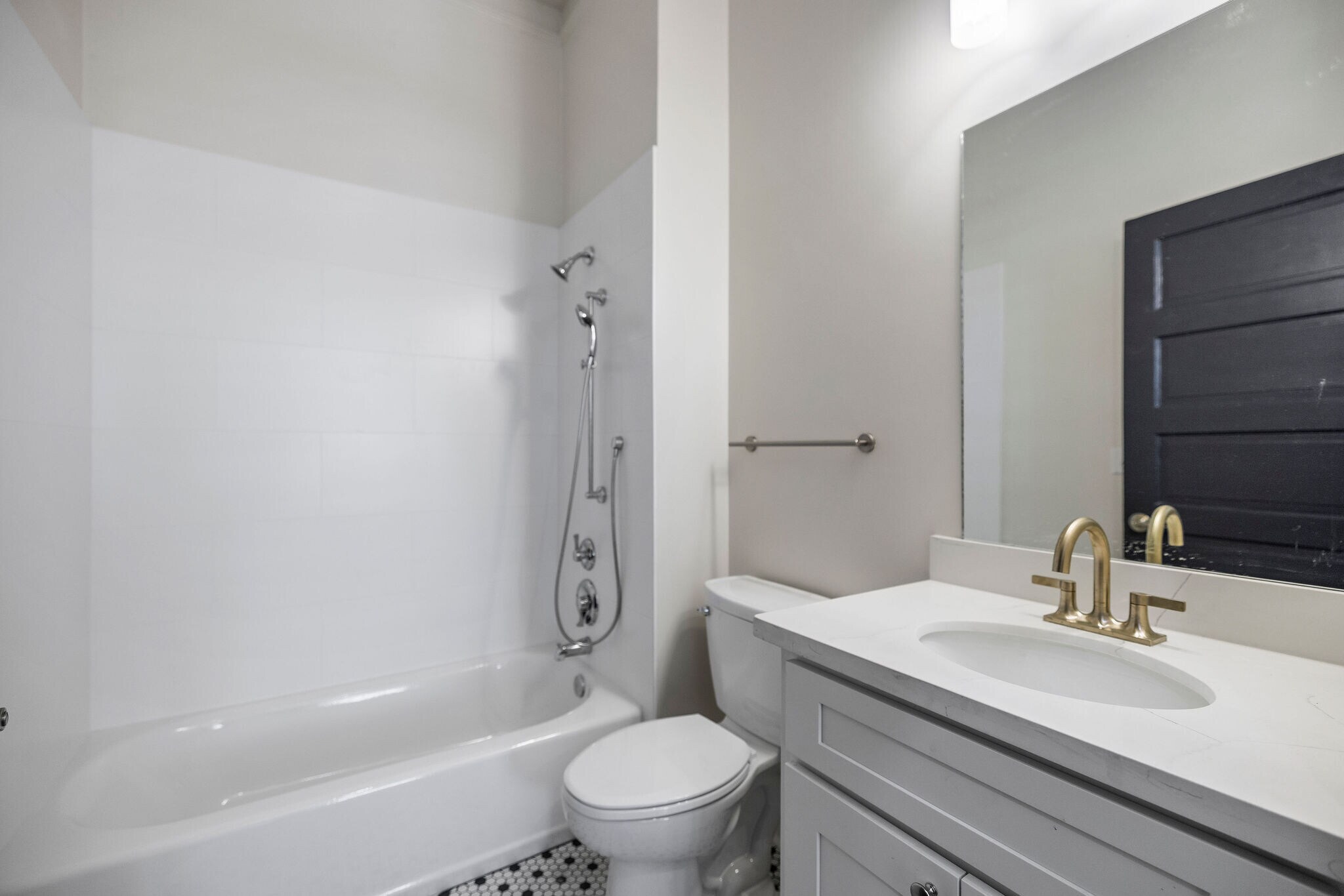 Building Photo - 223 E Thomas St