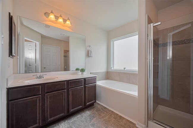 Building Photo - 2315 Zephyr Ln