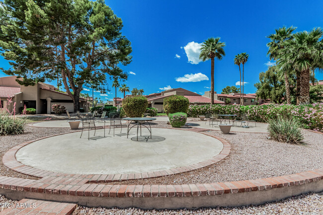 Building Photo - 7921 E San Miguel Ave