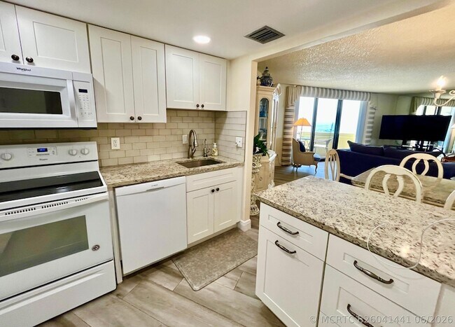 Building Photo - 2800 N Ocean Dr