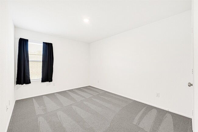 Building Photo - 1922 Ballesteros St