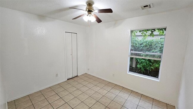 Building Photo - 6108 SE 46th St