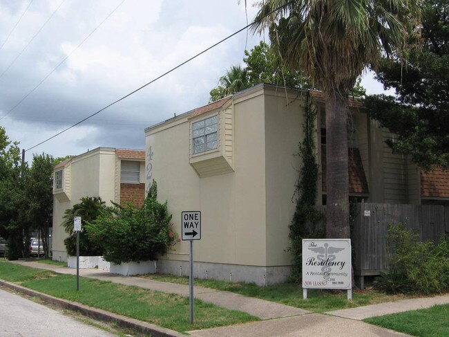 Primary Photo - 424 15th St
