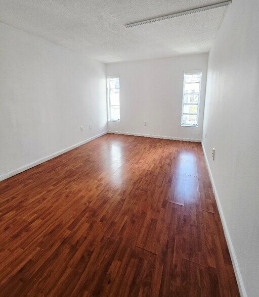 Building Photo - 609 Euclid Ave