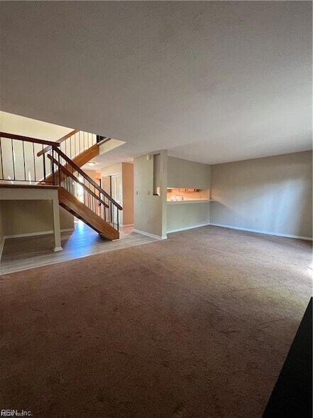Building Photo - 4396 Silverleaf Dr