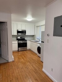 Building Photo - 47-25 208th St