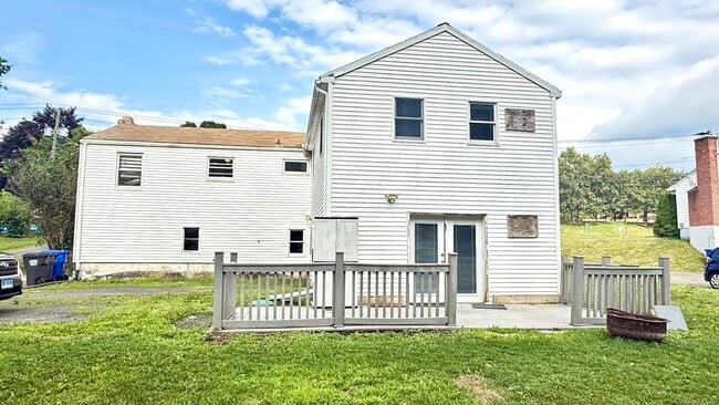 Building Photo - 1519 Sullivan Ave