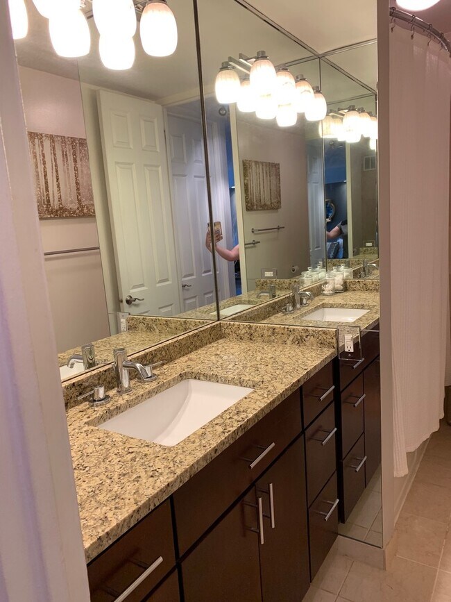 Building Photo - 535 N Michigan Ave