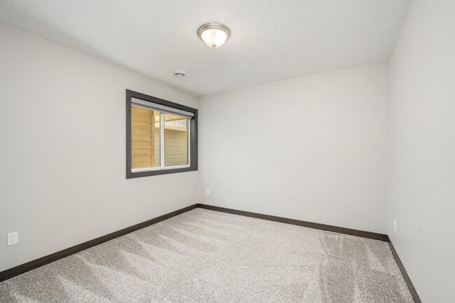 Building Photo - 4502 W 34th St N