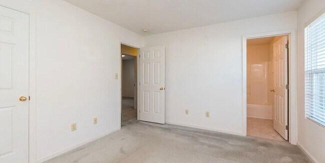 Building Photo - COMING SOON! 3 Bed 2 Bath Single Family Home w/ Garage!