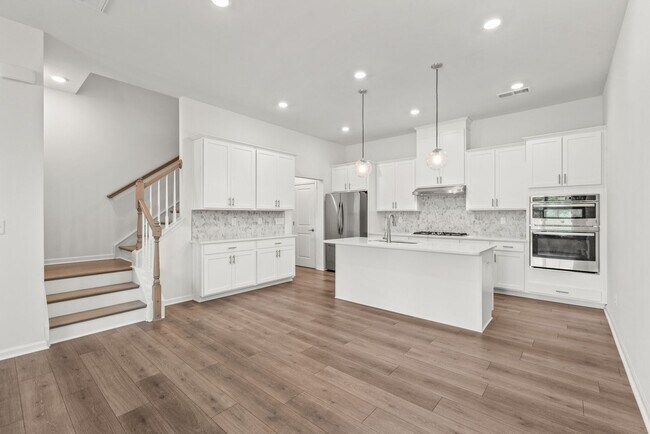 Building Photo - 5807 Clear Creek Ln