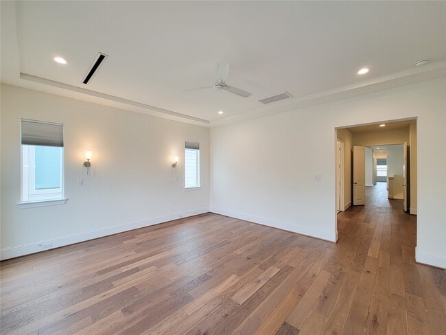 Building Photo - 533 W 27th St
