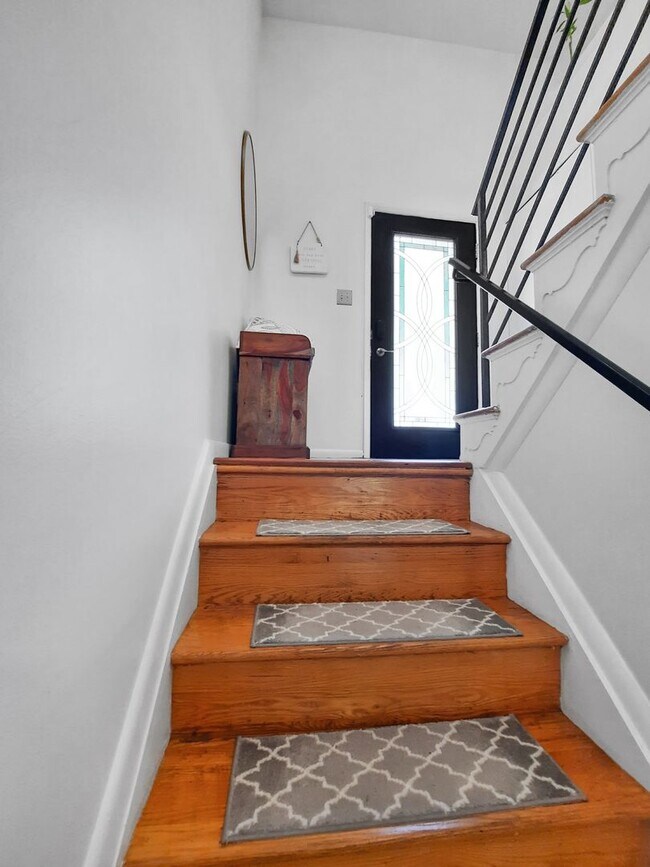 Building Photo - Experience refined living in the gated Dulaney Towers Community