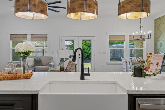 Building Photo - 35 Highland Dr NW