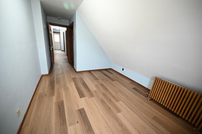 Building Photo - 405-407 W Main St - Duplex