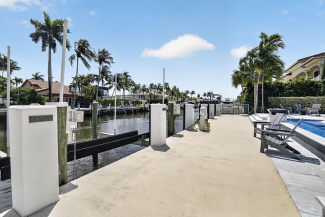 Building Photo - 334 Isle of Capri Dr