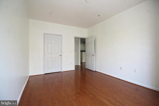 Building Photo - 2791 Centerboro Dr